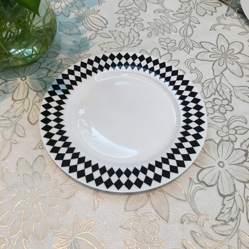 Stylish and simple striped plate (2)