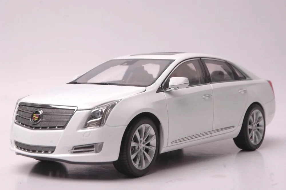 Автомобиль Cadillac xts
