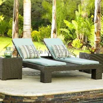 

Fancy Outdoor Wicker Double Lounger