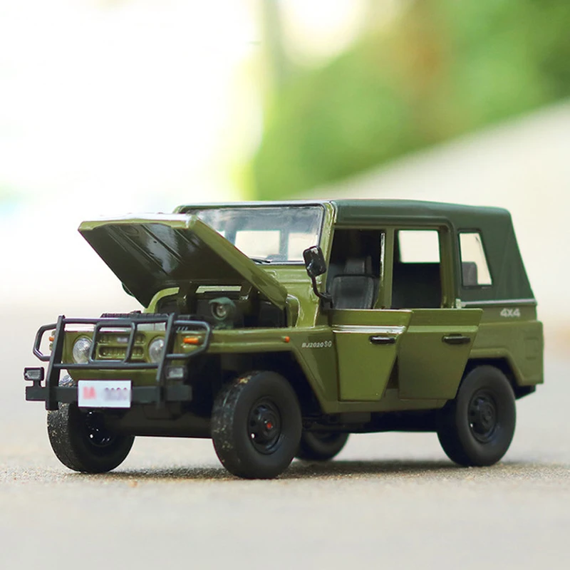 

1:32 Alloy Toy Car Diecast Military Off-Road Vehicle Metal Model Vehicle Toy Car Pull Back Toy With Sound Light Kids Gift