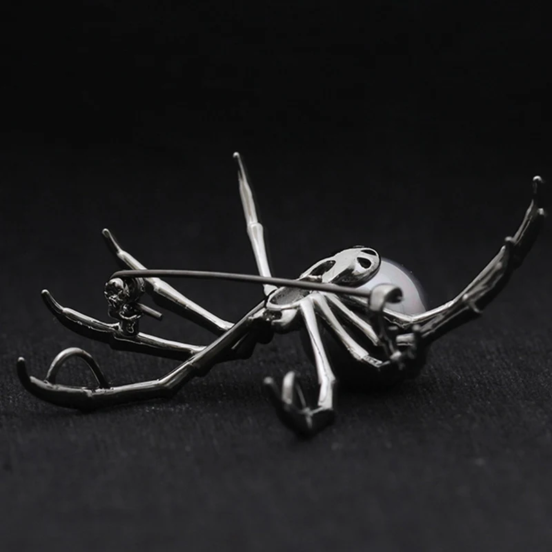 

New Personality Have Personality Insects Personality Black And White Imitation Pearl Spider Brooch Gift For Women And Men