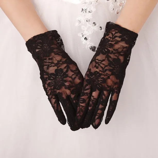 New Elegant Style Sun Protection Accessories Lace Hollow-Out Gloves Delicate Black Lace Pattern Lace Gloves Wedding Gloves