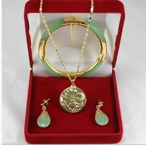 

Latest ! Fashion jewelry green jade necklace pendants, earrings , bracelets Set