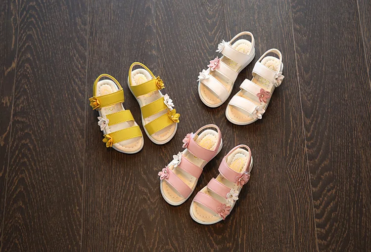 Девушка Сандалии для девочек для детей принцесса Обувь Лето 2017 г. для маленьких Босоножки с цветами в римском стиле Обувь модные пляжные