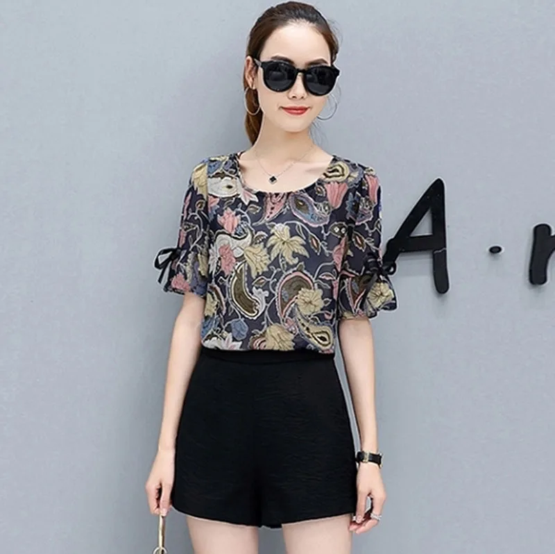 

Plus Size Summer Korean Sweet Blouse Women Chiffon Shirts Bell Sleeve Print Flower Blusa Feminina Casual O Neck Lady Tops DF2587