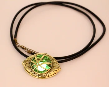 

2019 The Avengers Grow in Dark Doctor Strange Necklace Eye Shape Pendant Leather Cord Long Necklaces Cosplay Jewelry Wholesale