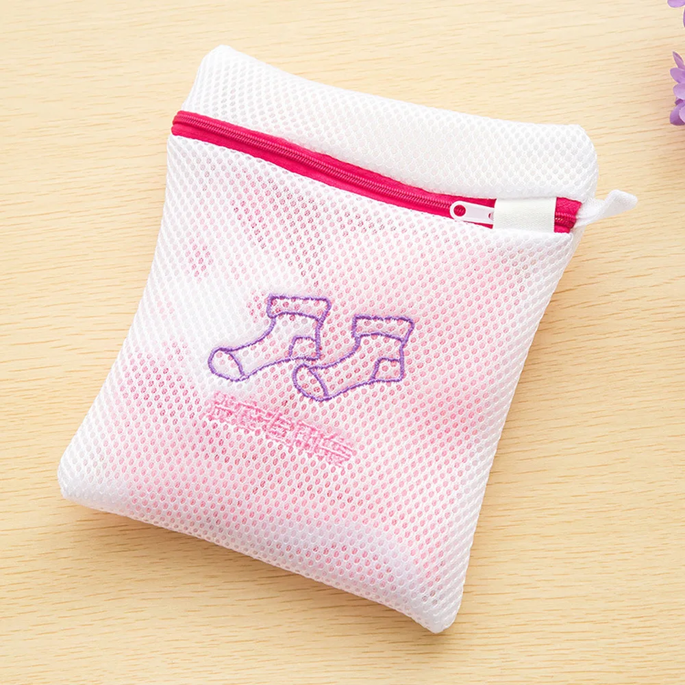 Fashion Fine Embroidered Bra Lingerie Special Wash Laundry Bag Padded Machine Washable Mesh Kit Laundry Basket Bag Laundry Bags (16)