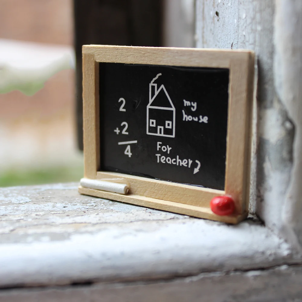 

1/12 Dollhouse Miniature Accessories Mini Wooden Blackboard Simulation Chalkboard Model Toys for Doll House Decoration