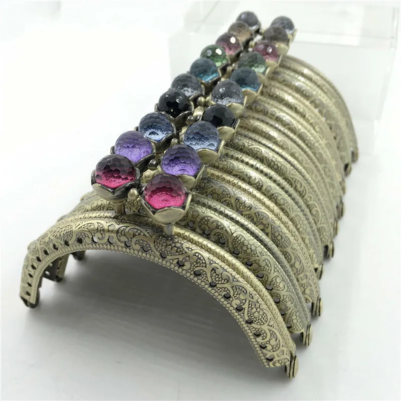 

10 Colors Metal Frame Arch Kiss Clasp Clutch Flower Pattern Buckle Fashion Mini Purse Lotus Head Luggage&Bag Accessories 8.5CM