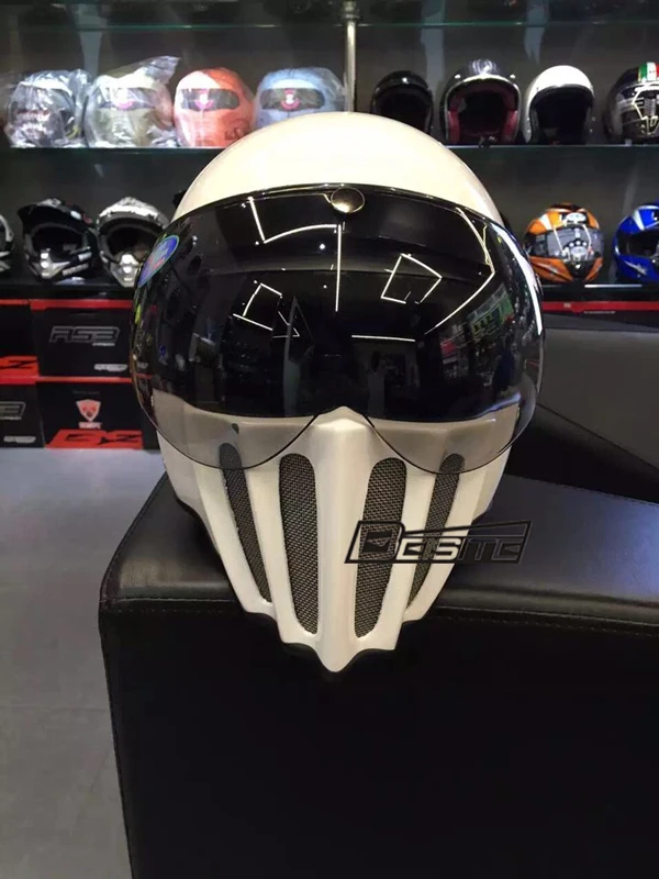 

Motorcycle Helmet with Lens Brand Japan Mokala speed Thompson Glass Steel motorcycle helmet can be removed the Air vent