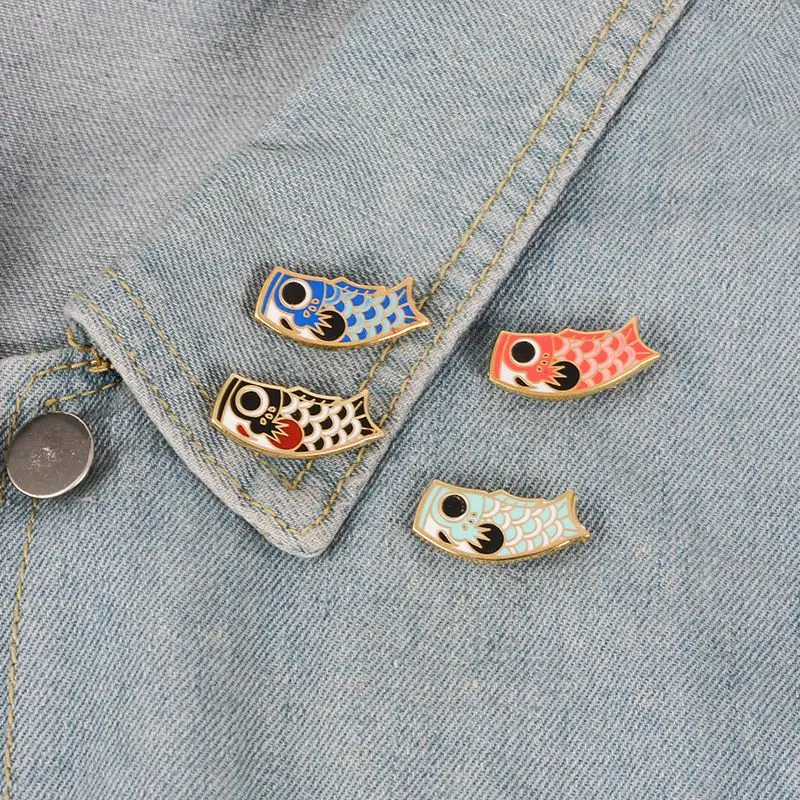 

1Pc Cartoon Fish Flag Carp Brooch Japanese Koi Soft Enamel Pin Couples Lovers Badge Cute Animal Collar Brooch Lapel Pin Jewelry