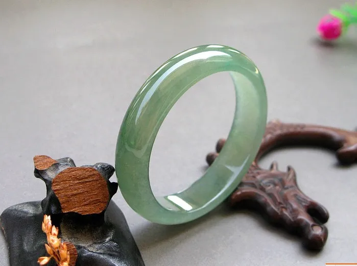 Natural yu bracelet burma yu bracelet light green yu bracelet ice types aqua цена Natural yu bracelet burma yu bracelet light green yu bracelet ice types aqua цены онлайн
