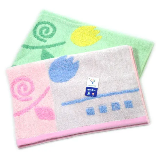 

100% cotton pillowcase embroidered with a floral pattern big fashion towel soft and comfortable absorbing water good