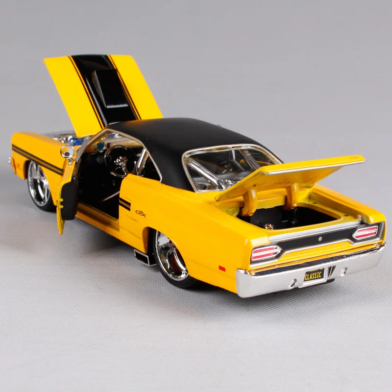 maisto 1970 plymouth gtx