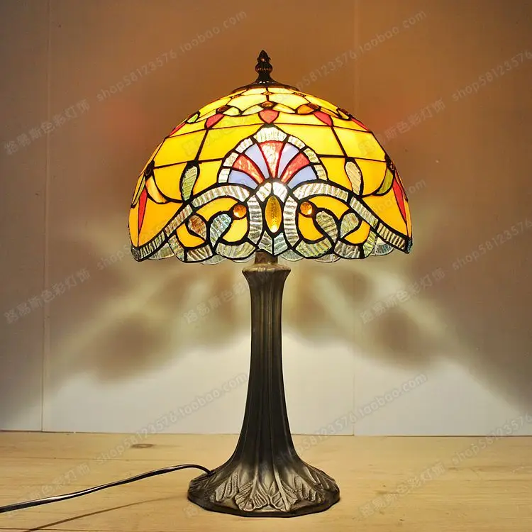 

Free shipping 30CM American Baroque antique table lamp study bedroom bedside lamp simple European glass bar Tiffany Lighting