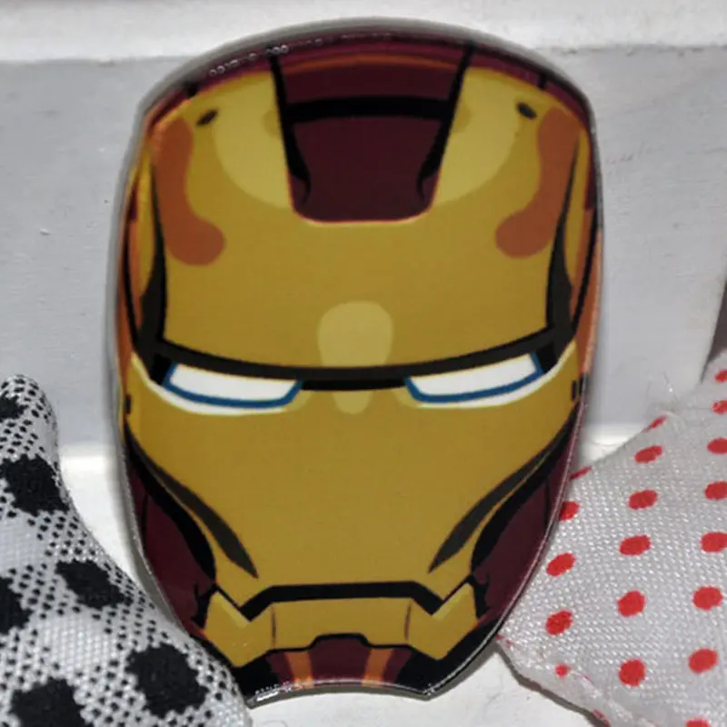 

1PCS Iron man Head Cartoon Anime Harajuku Icons Badges Acrylic Pins Brooch Bags Clothes accessories Boy's birthday gift