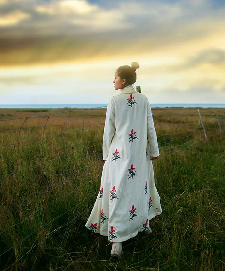 MM042 дизайн осень винтажный свободный Цветочный вышитый длинный рукав макси льняной кардиган пальто для женщин
