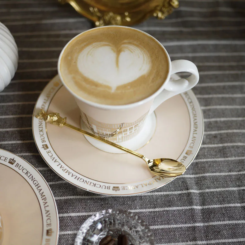 Ретро кофейная чашка Fornasetti, Европейский костяной фарфор, кофейный набор, чайная чашка и блюдце, фарфоровый набор для кофе, посуда для напитков, украшение дома