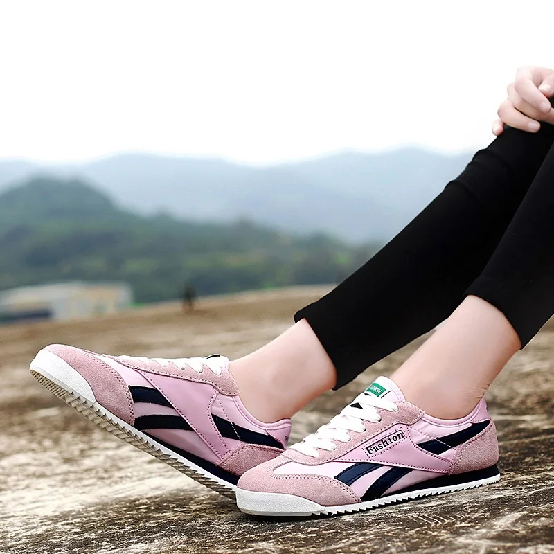 

2018 autumn new fashion simple color matching casual shoes women retro style soft and comfortable non-slip flat shoes.