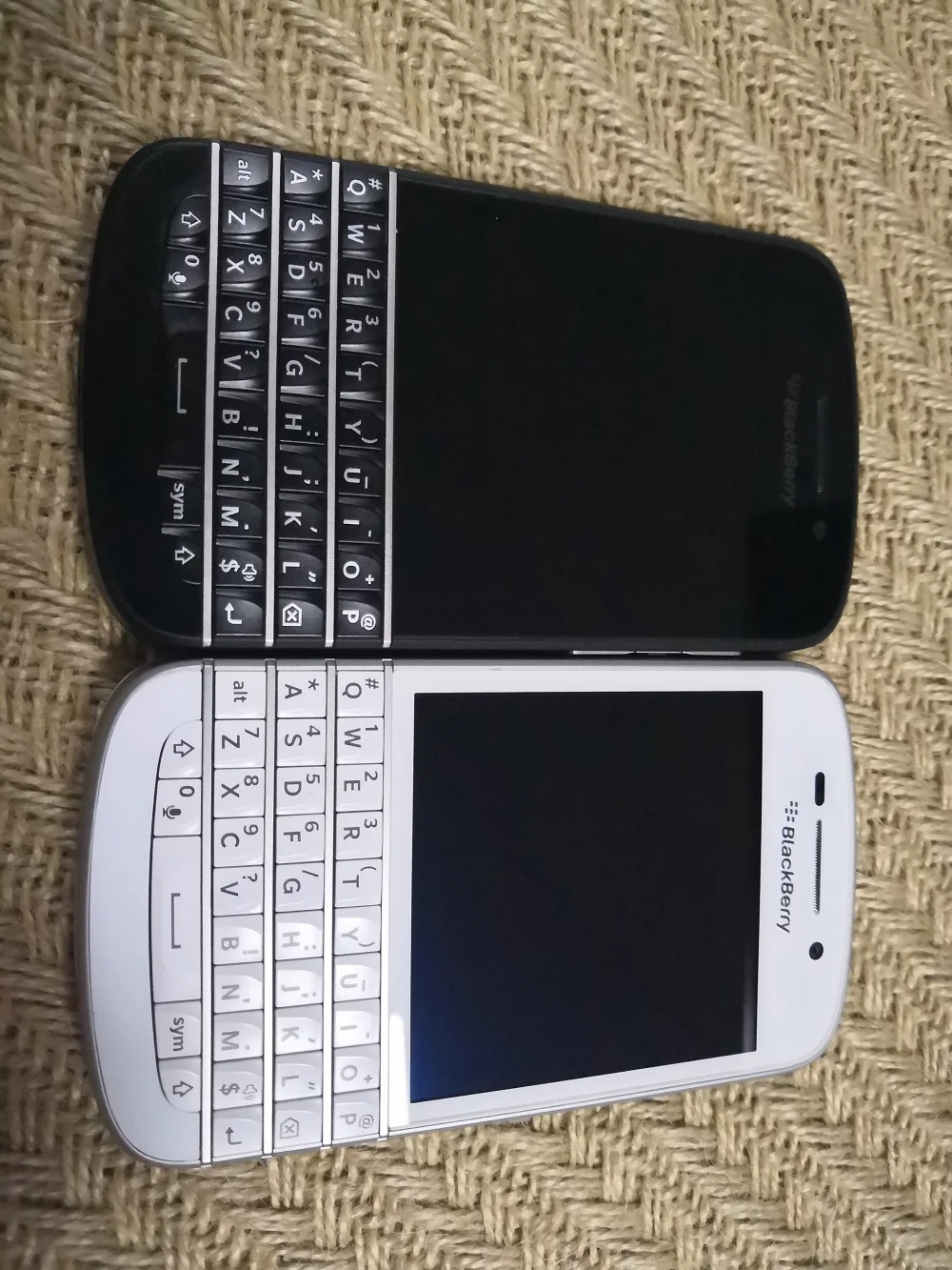 Q10 разблокированный Blackberry Q10 двухъядерный 8MP 16GB rom 2GB ram Bluetooth wifi 2100mAh смартфон