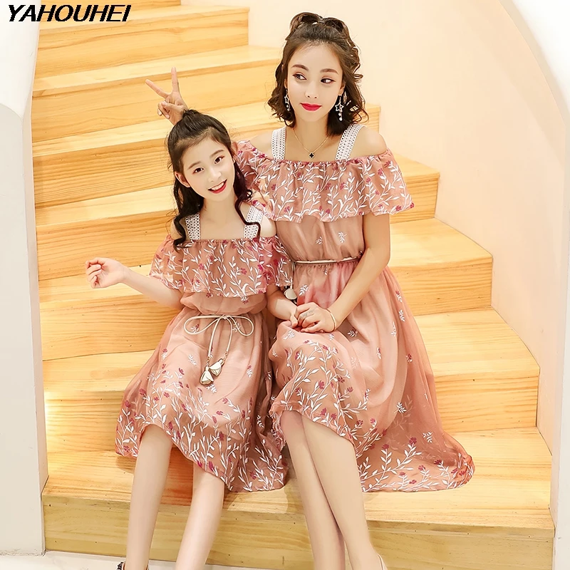 

2018 Off Shoulder Dress Mom Daughter Clothing Happy Family Matching Outfits Mother Daughter Clothing Summer A Line Long Dress