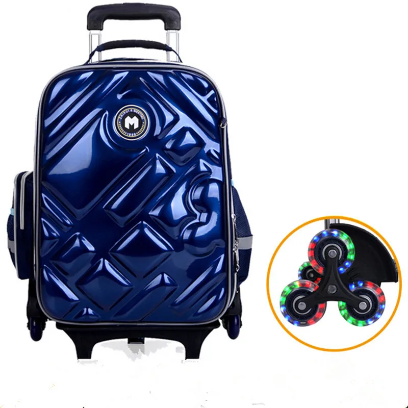 Kids in middle school or junior high have to make room in their backpacks for most of the same things elementary-aged children do, but because kids in this age group go through such rapid growth spurts, it's a good idea to make sure you focus on adjustable straps and plenty of pockets.