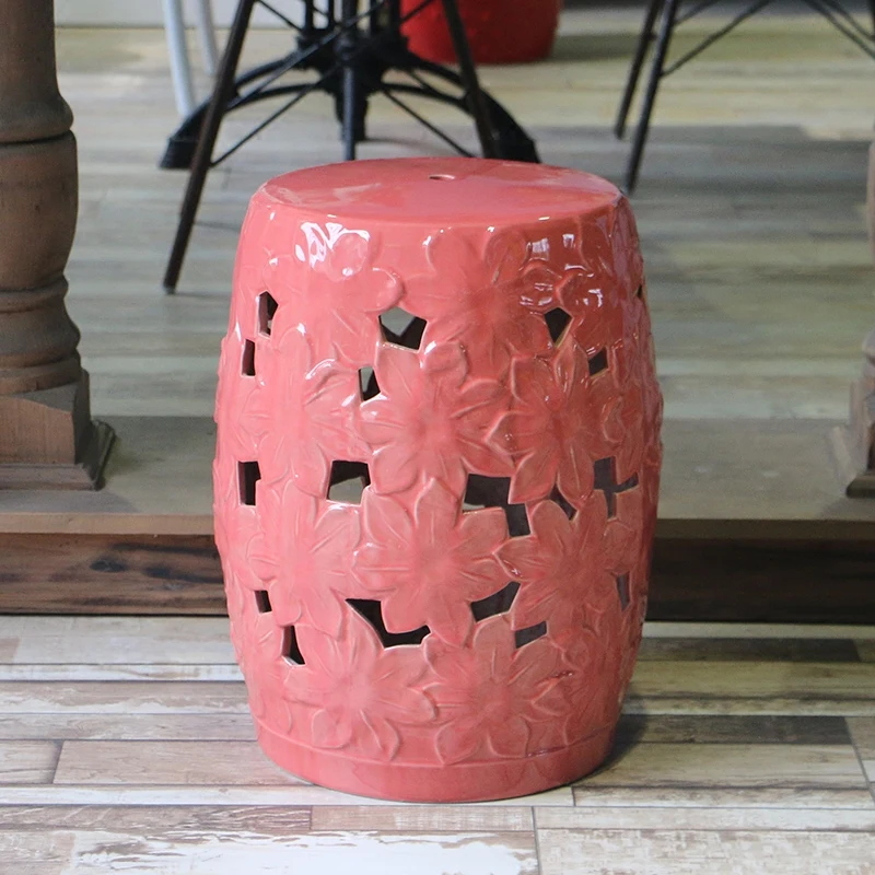 Керамический стол табурет. Керамический стул. Керамический табурет. Керамический табурет. Столик керамика бочонок.