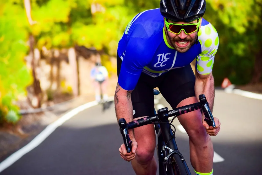 tic_cycling_jersey_hors_category_navy_yellow_12-2000x1333