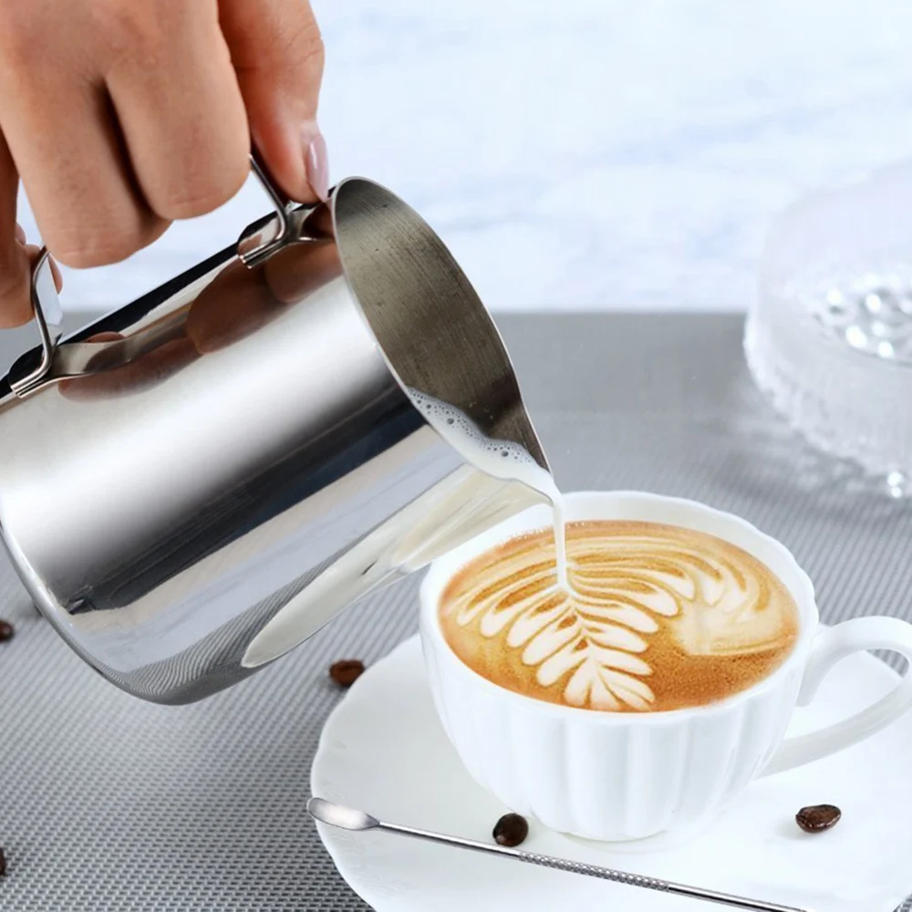 Ручной кофе кувшин для молока в виде молочной вспенивания кувшин чашка с мерным знаком и латте искусство ручка, кувшин для молока идеально подходит для B