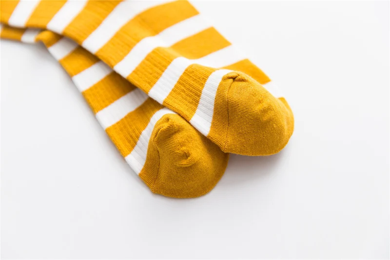 [WPLOIKJD] Harajuku длинные носки колледж Стиль Книги по искусству хлопок Meias красочные полосатые длинные носки для женщин Новинка Забавные