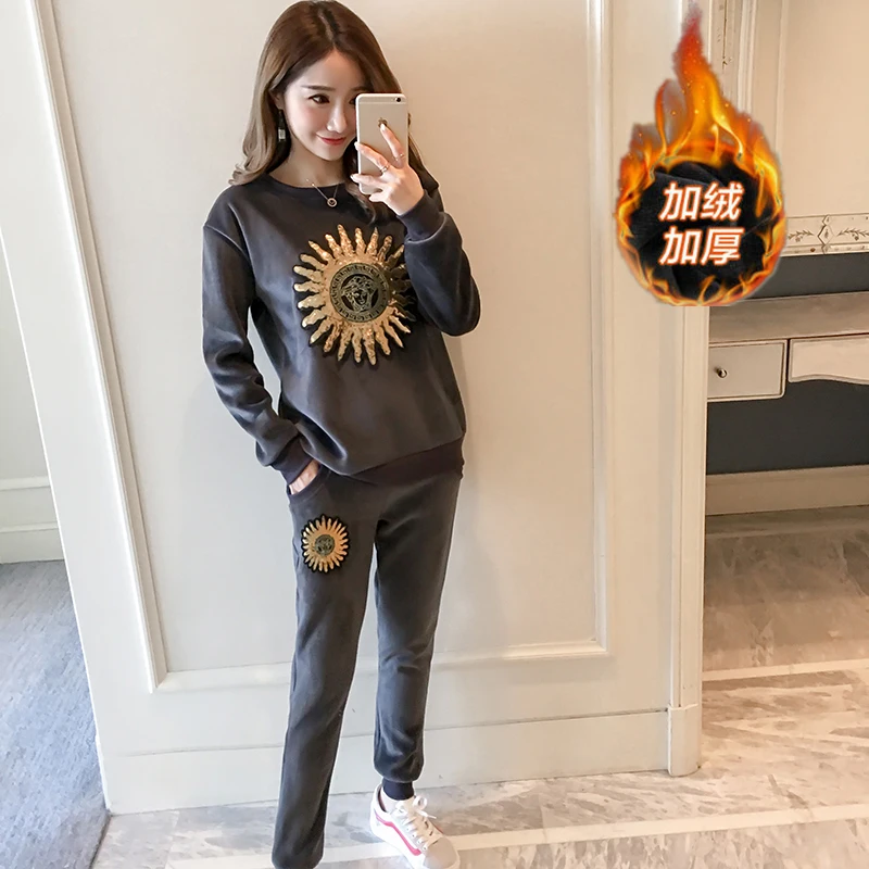 

Maternity dress new winter gold velvet plus velvet thick sets of sweater sets of belly pants two sets of suits