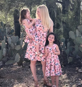 

Mother Daughter Dresses Sleeveless Floral Mommy and Me Clothes Family Look Mom Mum Mama Daughter Matching Outfits Dress Clothing