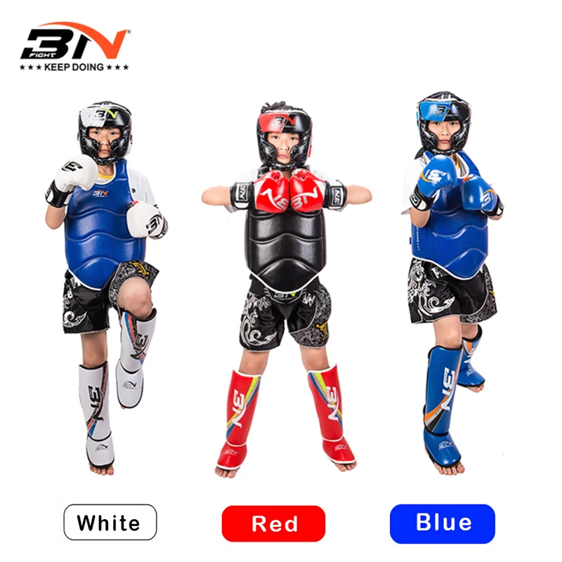 снаряжение кикбоксера. амуниция для тайского бокса для детей. инвентарь для кикбоксинга. экипировка для кикбоксинга. экипировка muay thai.