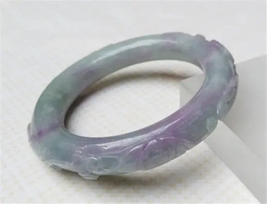 

NEW UNIQUE VINTAGE HAND-CARVED CHINESE PURPLE JADEITE JADE BANGLE BRACELET 57MM a 5.19