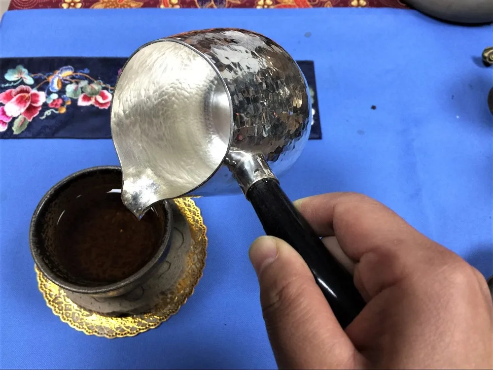Серебряный Чай море с ручкой рога буйвола стерлингового серебра 166 г чашка Подарочная коробка Чай церемония Аксессуары