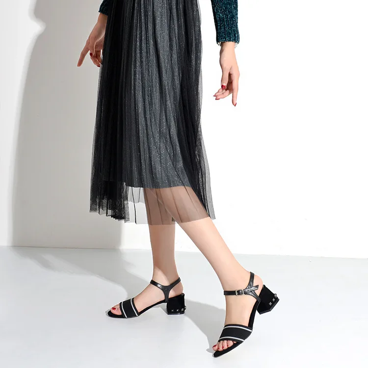 

Head Sandals Word Coarse Women's Shoes Solid Color Shoe