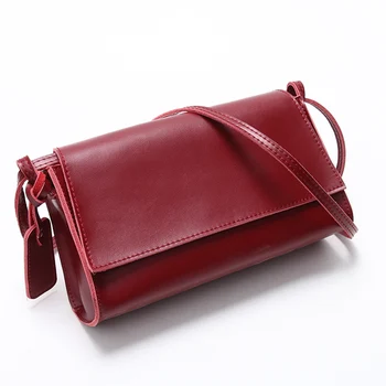 

The 100% genuine leather handbag is contracted with a single shoulder bag for new European and American style handbag