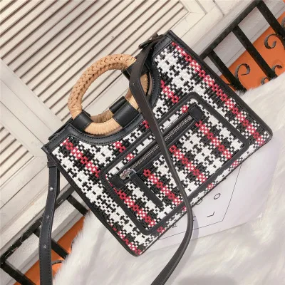 

New Big Travel Vacation Totes Bamboo Handbag For Ladies Women Handbag Female Handmade Woven Straw Beach Bag Summer Women's Purse