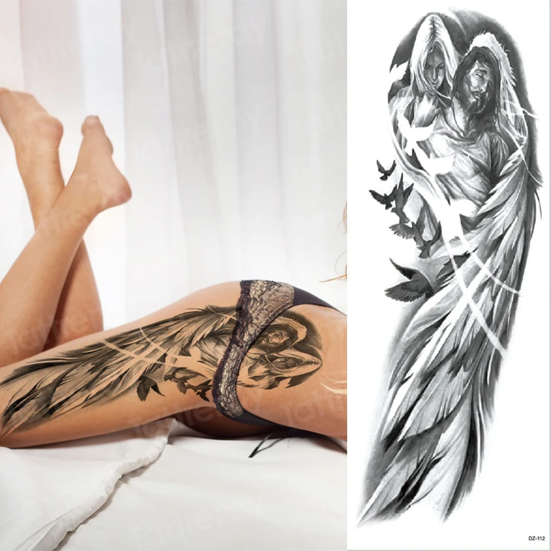 Татуировка крыло на руке у девушки