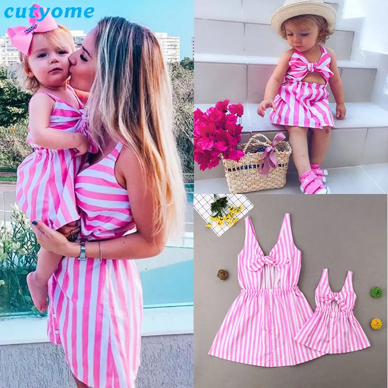 

Mother&Daughter Striped Dress Family Look Summer Matching Sleeveless Pink Dresses Party Princess Sundress Hollow Out Clothes
