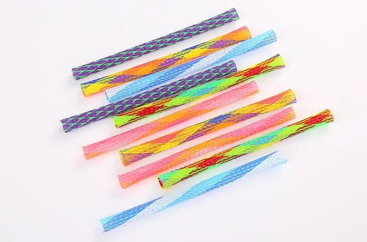 

10pcs Pet Cat Spring Toys Can be Freely Folded Spring Shape Multicolor Cat Toy