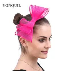 Ярко-розовый sinamay женские головные уборы мода fascinators Элегантный женский головной убор с заколки вечерние церкви Шикарные аксессуары