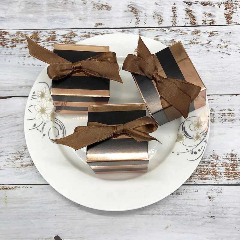 

New arrival Striped Wedding Gift Boxes Cardboard Wedding Cookie Box Square Dragees Box for Birthday Wedding Party Supplies 50pcs
