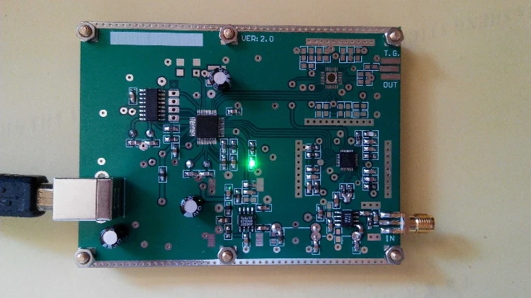 

Simple Spectrum Analyser-33 Mhz-4400 MHz Without Tracking Source
