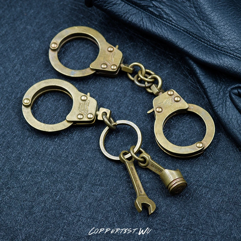 

coppertist.wu vintage punk rock Bronze Color handcuff metal key chain ring unique keychain keyring suit creative trinket menotte