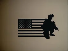 Extraíble Del Ejército Militar Soledier Y Bandera Americana Pared de Vinilo Pegatinas ejército Pistola Vieja Gloria de La Pared Calcomanías Para la Decoración Del Arte Y-648