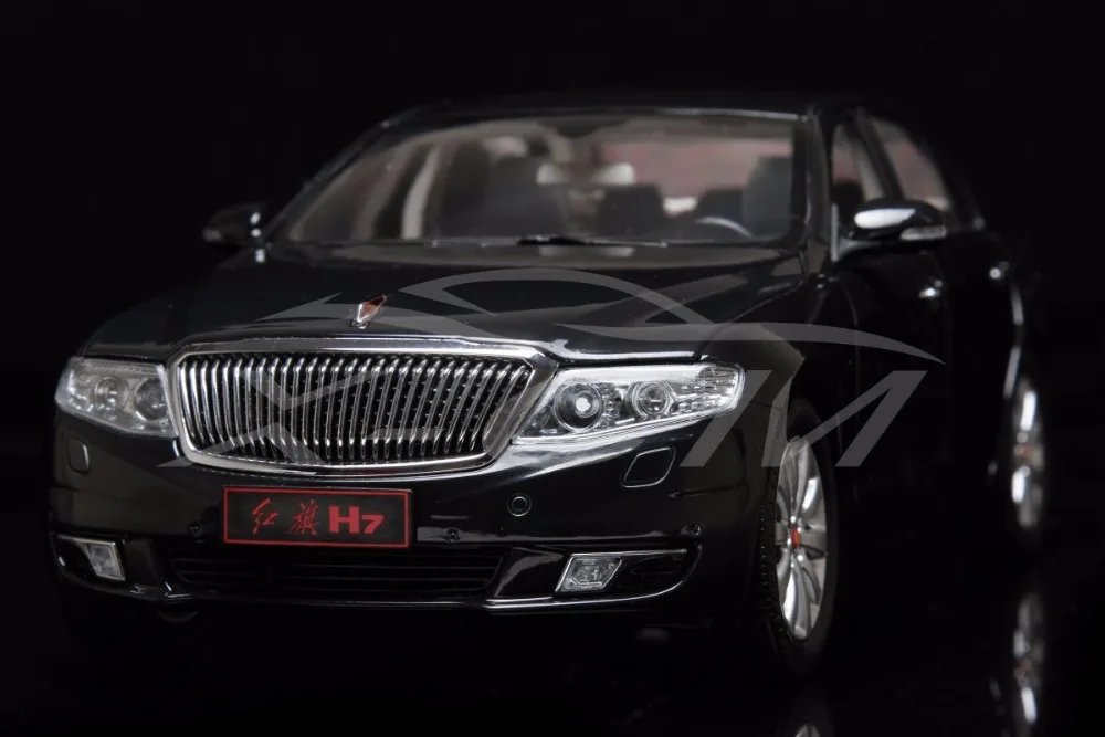 Литья под давлением модели автомобиля 1:18 Hongqi H7 (черный) + небольшой подарок! |