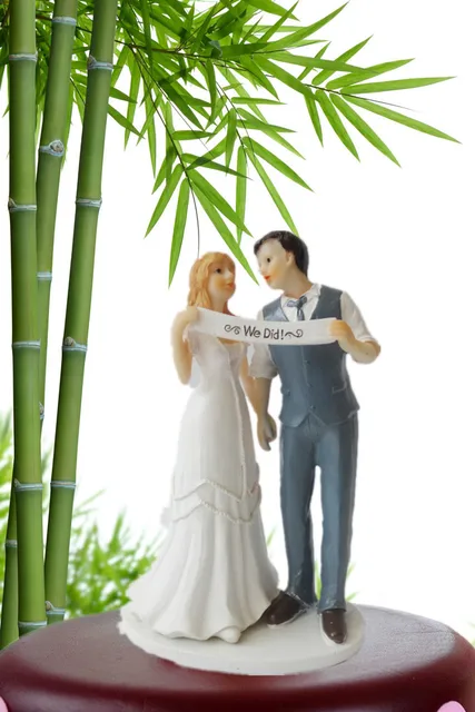 Free Shipping Indie Retro Vintage Style Bride And Groom Wedding Cake Topper Romantic For DecorationPrimero Free Shipping Indie Retro Vintage Style Bride And Groom Wedding Cake Topper Romantic For DecorationPrimero