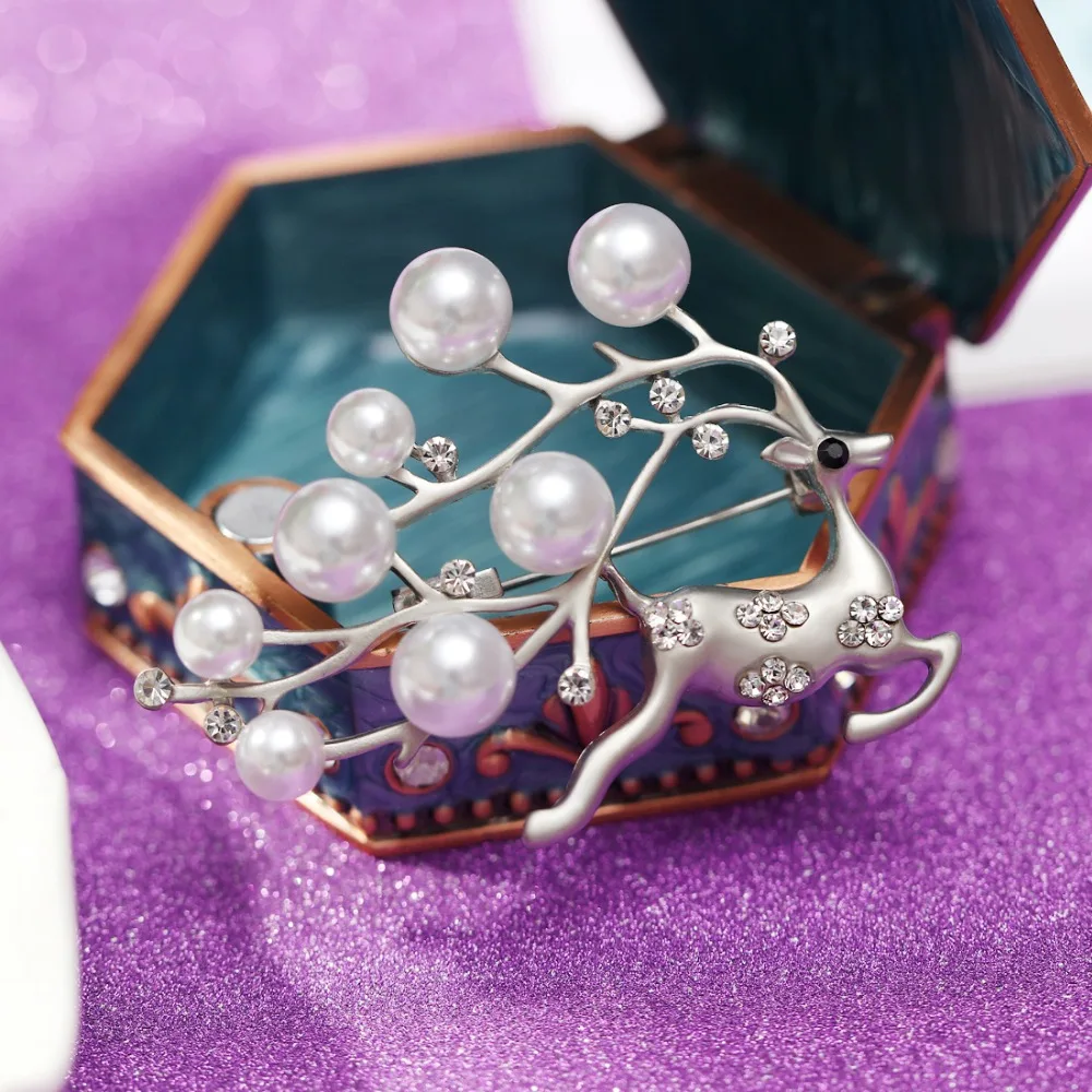 

Hesiod Christmas Gift Gold Silver Brooch Imitaiton Pearl Crystal Deer Brooches Pin for Women Costume Jewelry Accessories Antique