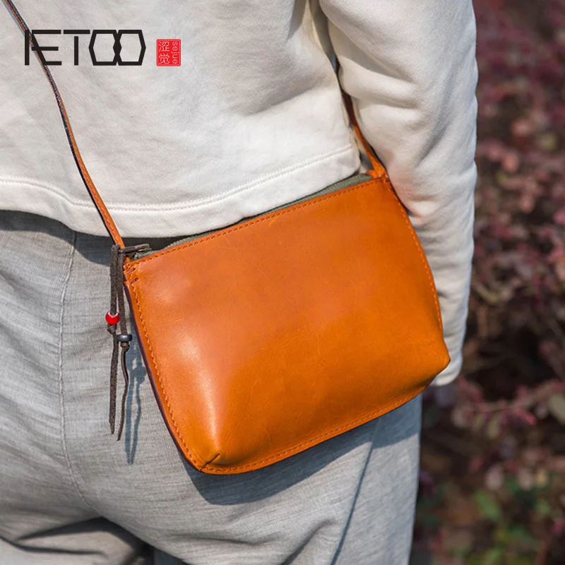 

AETOO Head-layer cowhide envelope bag retro leather solid color small square bag single shoulder oblique carry summer female bag